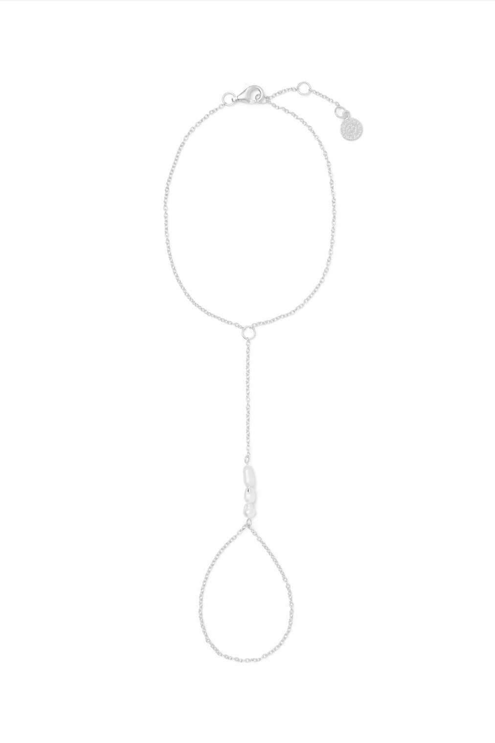 Hand Chain Elegance (3 pearls)